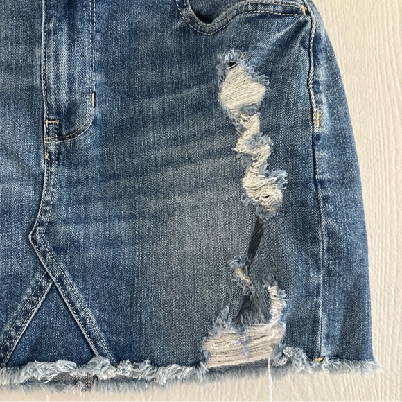 Hollister High Rise Distressed Denim Skirt Size 5 W27 - Picture 3 of 8